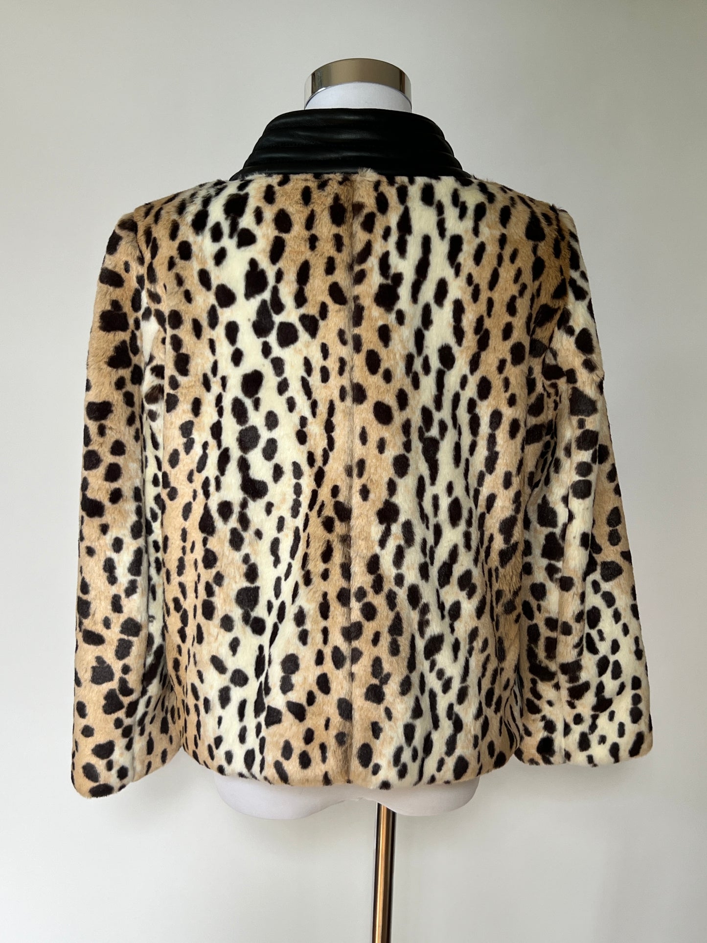 Faux Fur Coat 010 (Size M)