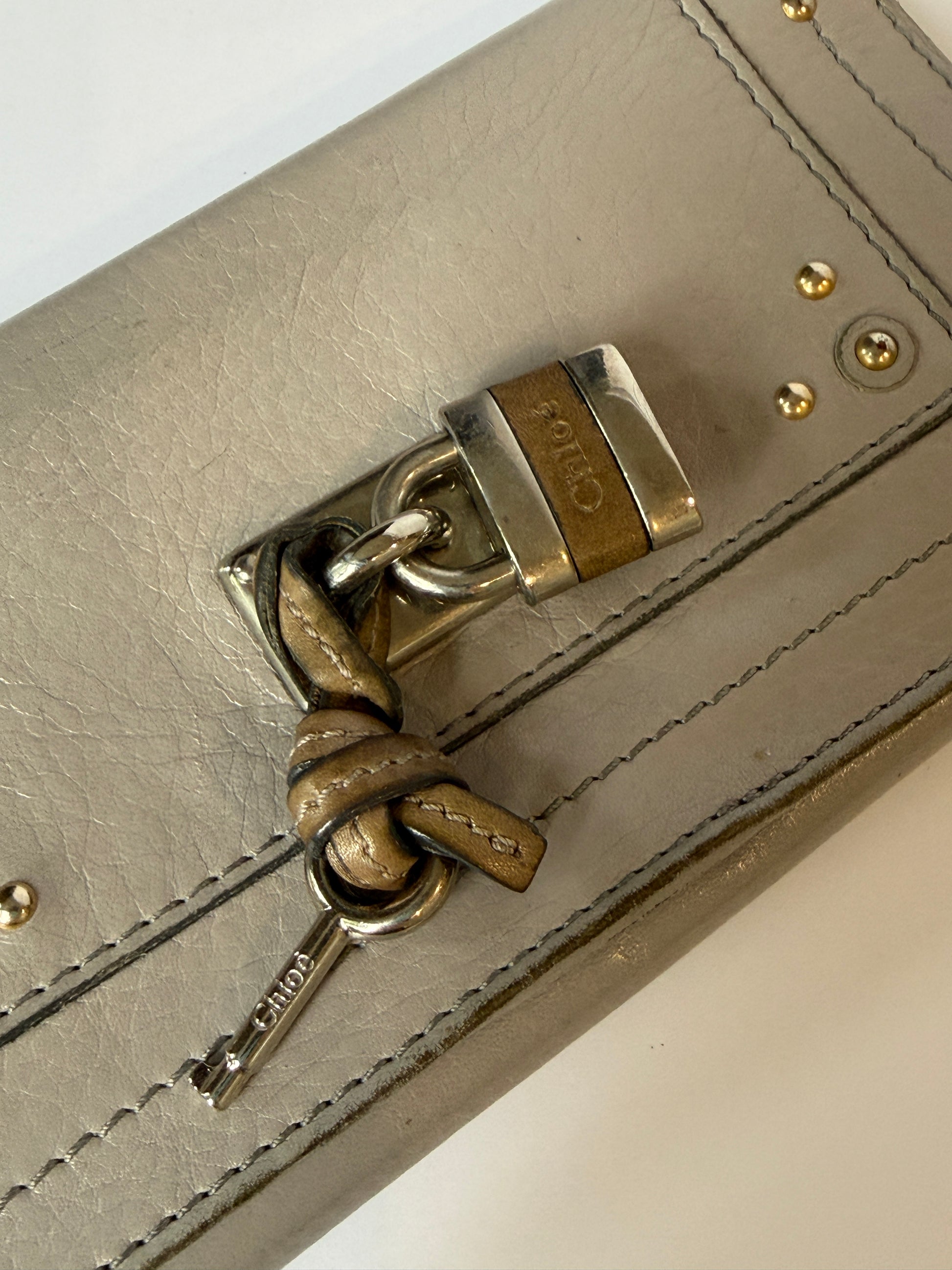 Vintage Chloé Paddington grey iridescent leather zip wallet with padlock detail — view 4