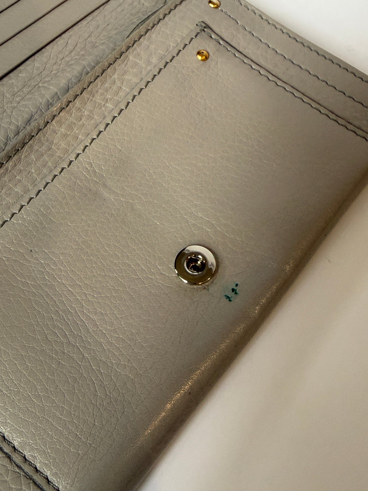 Vintage Chloé Paddington grey iridescent leather zip wallet with padlock detail — view 6