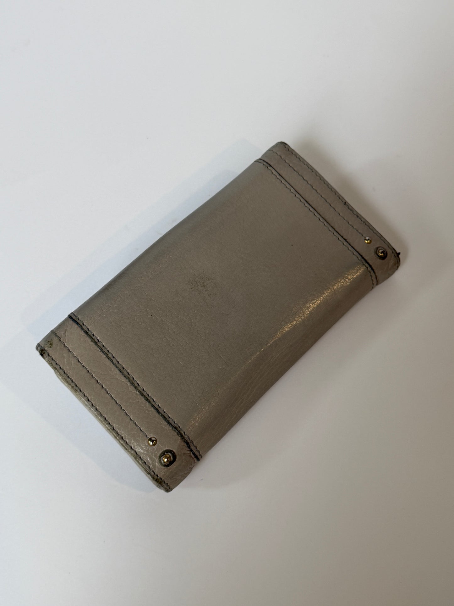 Vintage Chloé Paddington grey iridescent leather zip wallet with padlock detail — view 9