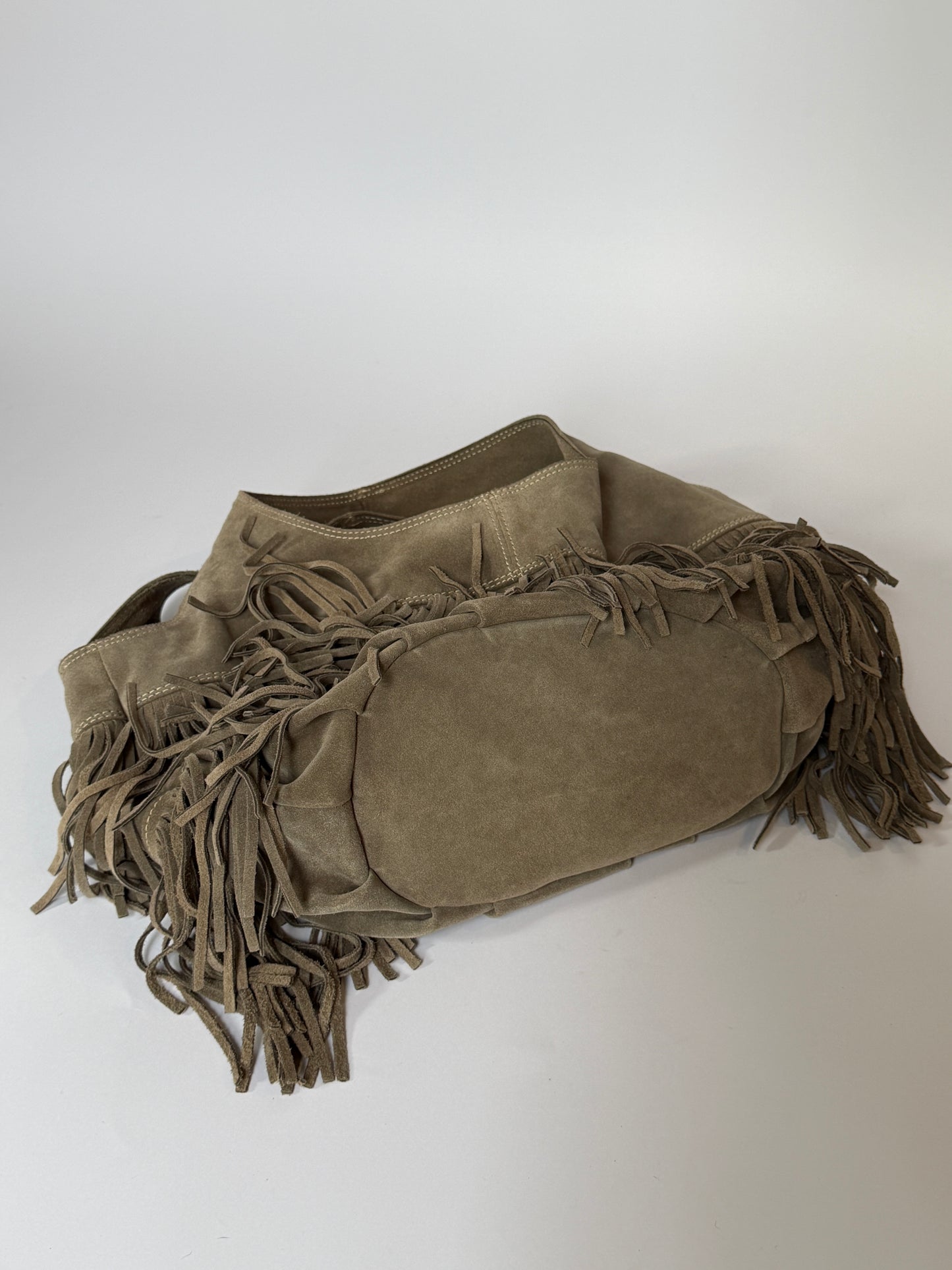 Vintage Guias grey suede fringe hobo bag made in Italy — view 8