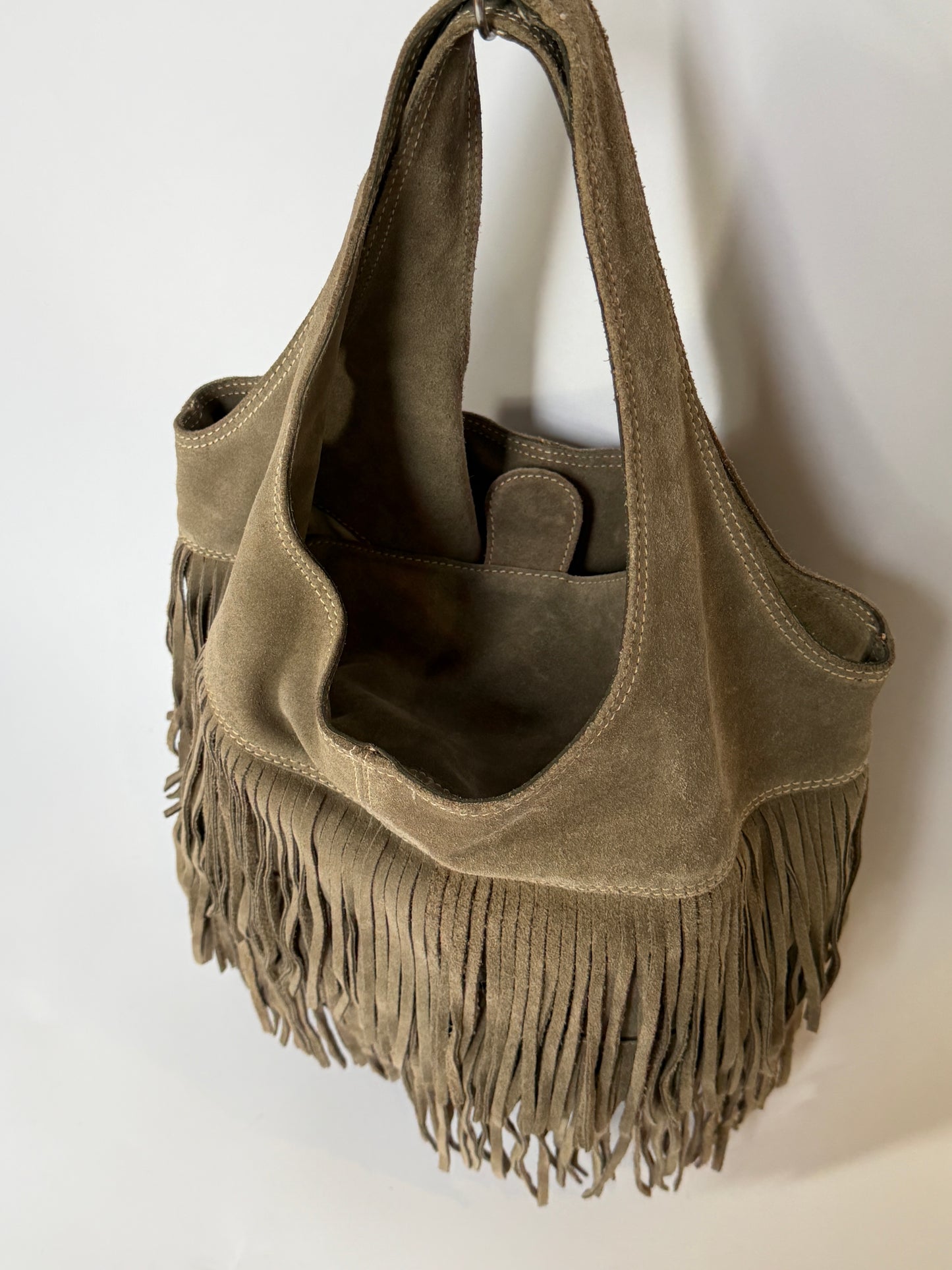Vintage Guias grey suede fringe hobo bag made in Italy — view 9
