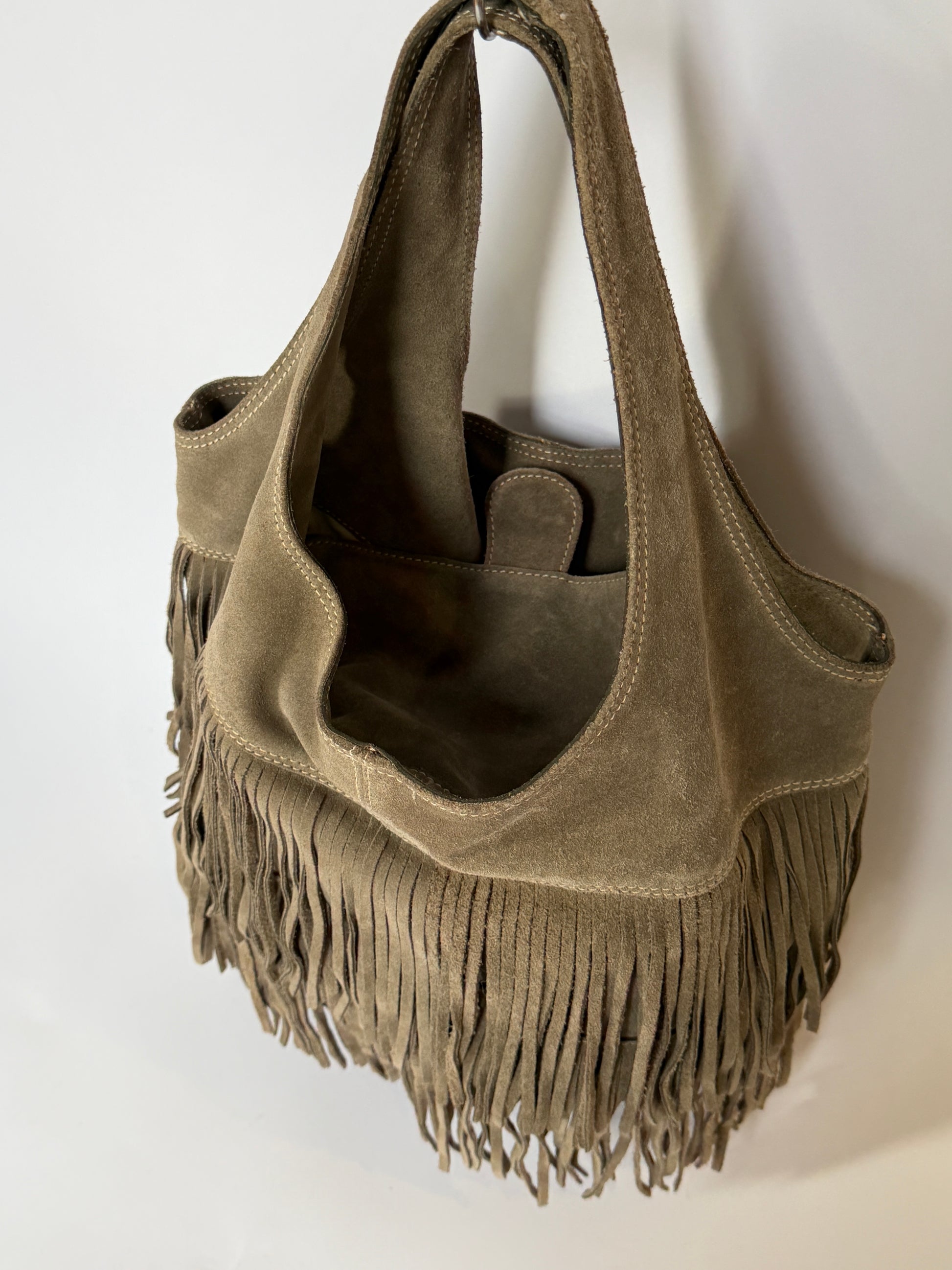 Vintage Guias grey suede fringe hobo bag made in Italy — view 9