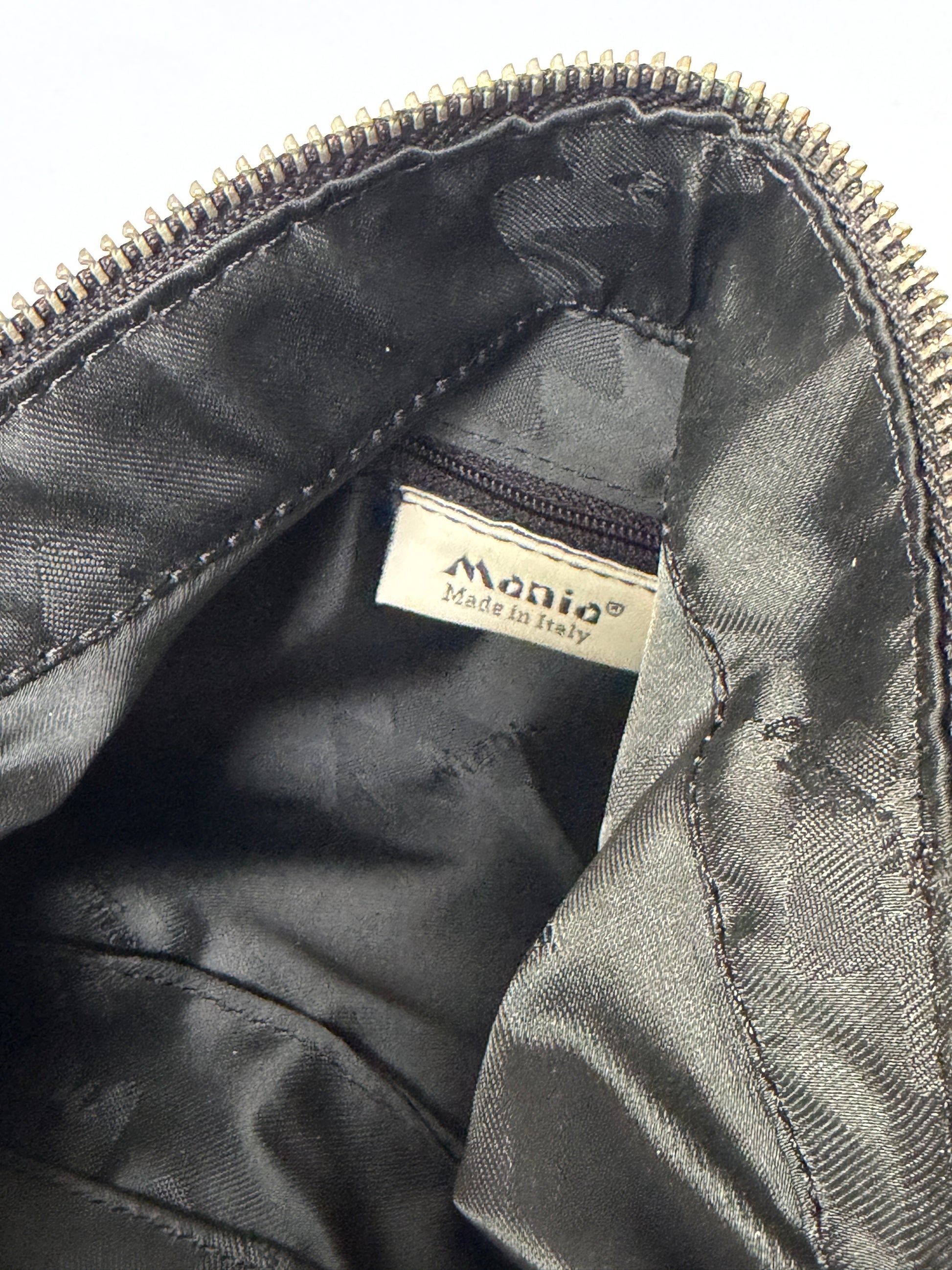 Vintage Monio black Italian leather shoulder bag with contrast stitching — view 6
