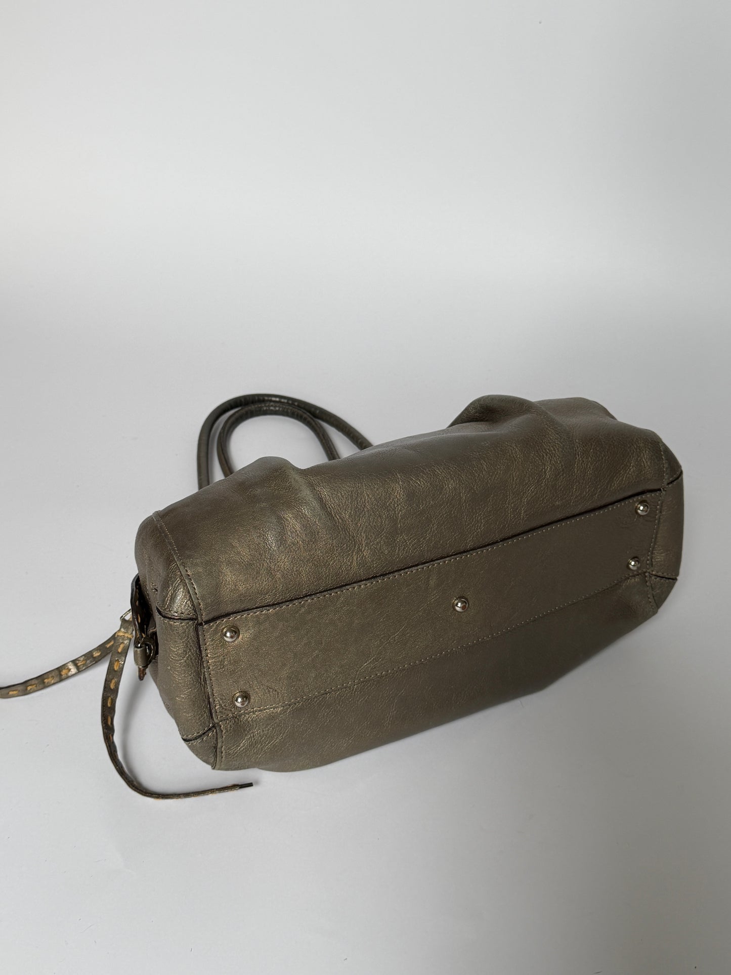 Vintage Pelle Borsa metallic taupe leather shoulder bag made in Italy — view 4