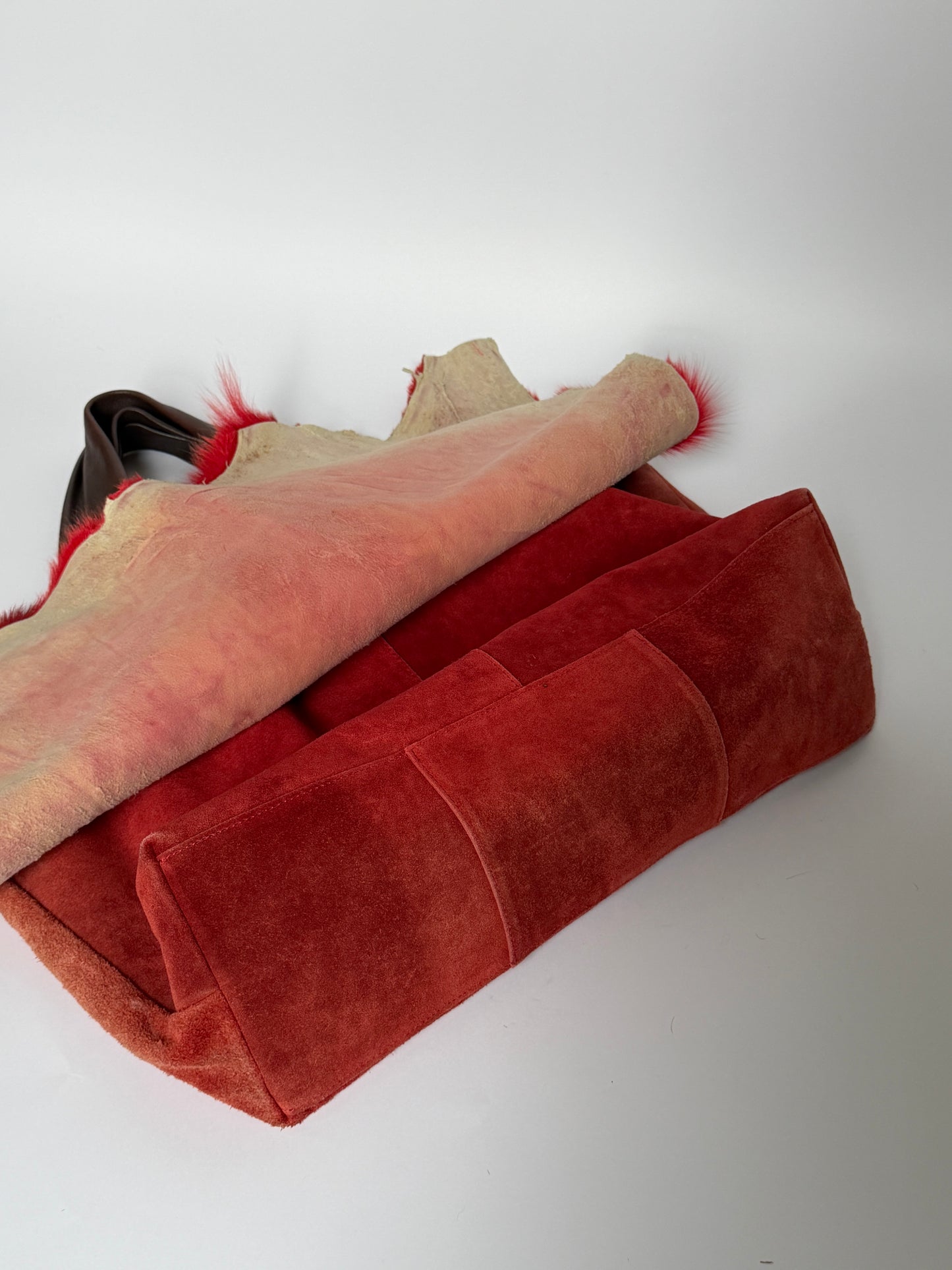 Anti-Forme Design red suede tote bag with hair-on cowhide flap, made in Japan — view 5