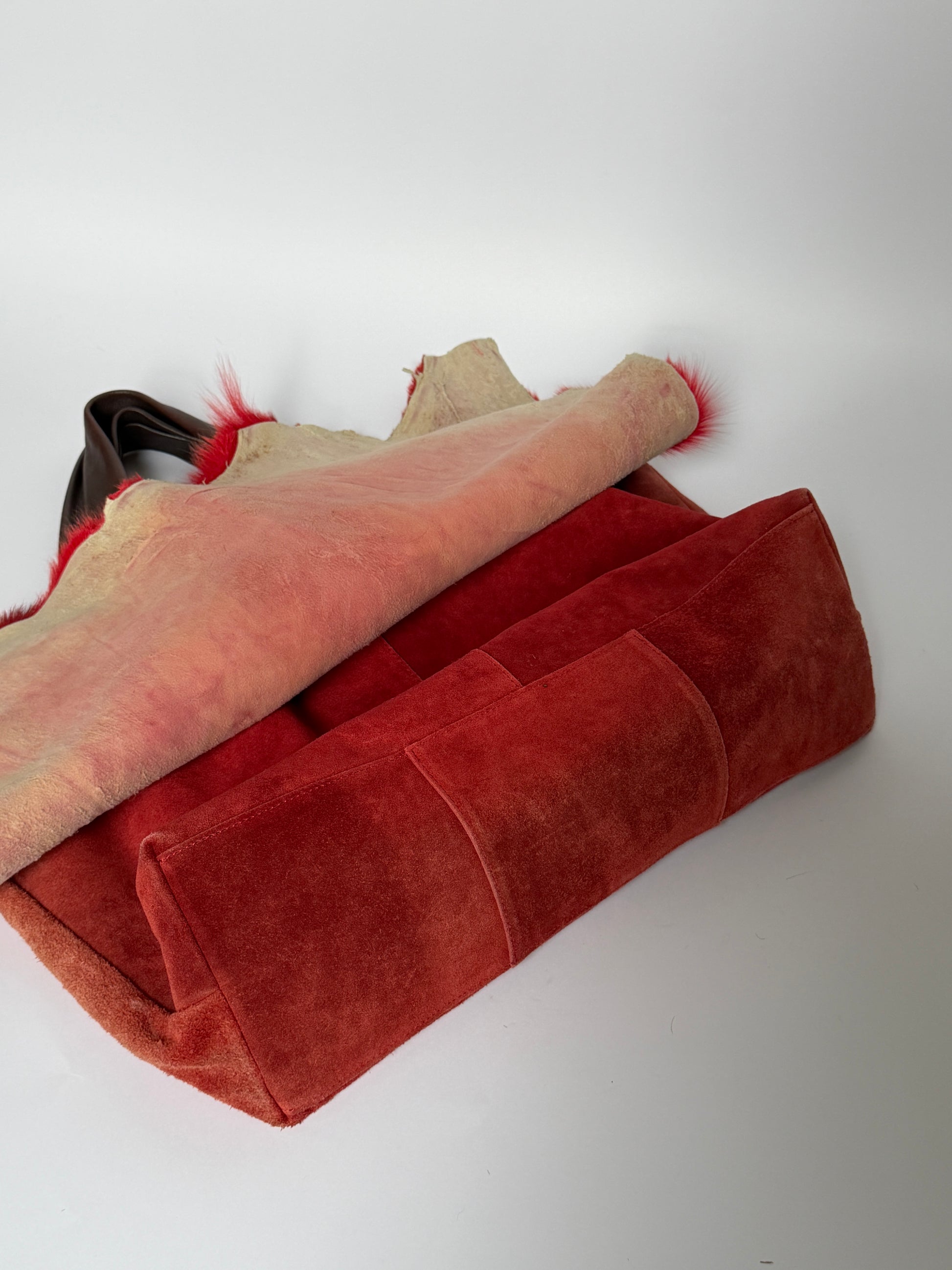 Anti-Forme Design red suede tote bag with hair-on cowhide flap, made in Japan — view 5