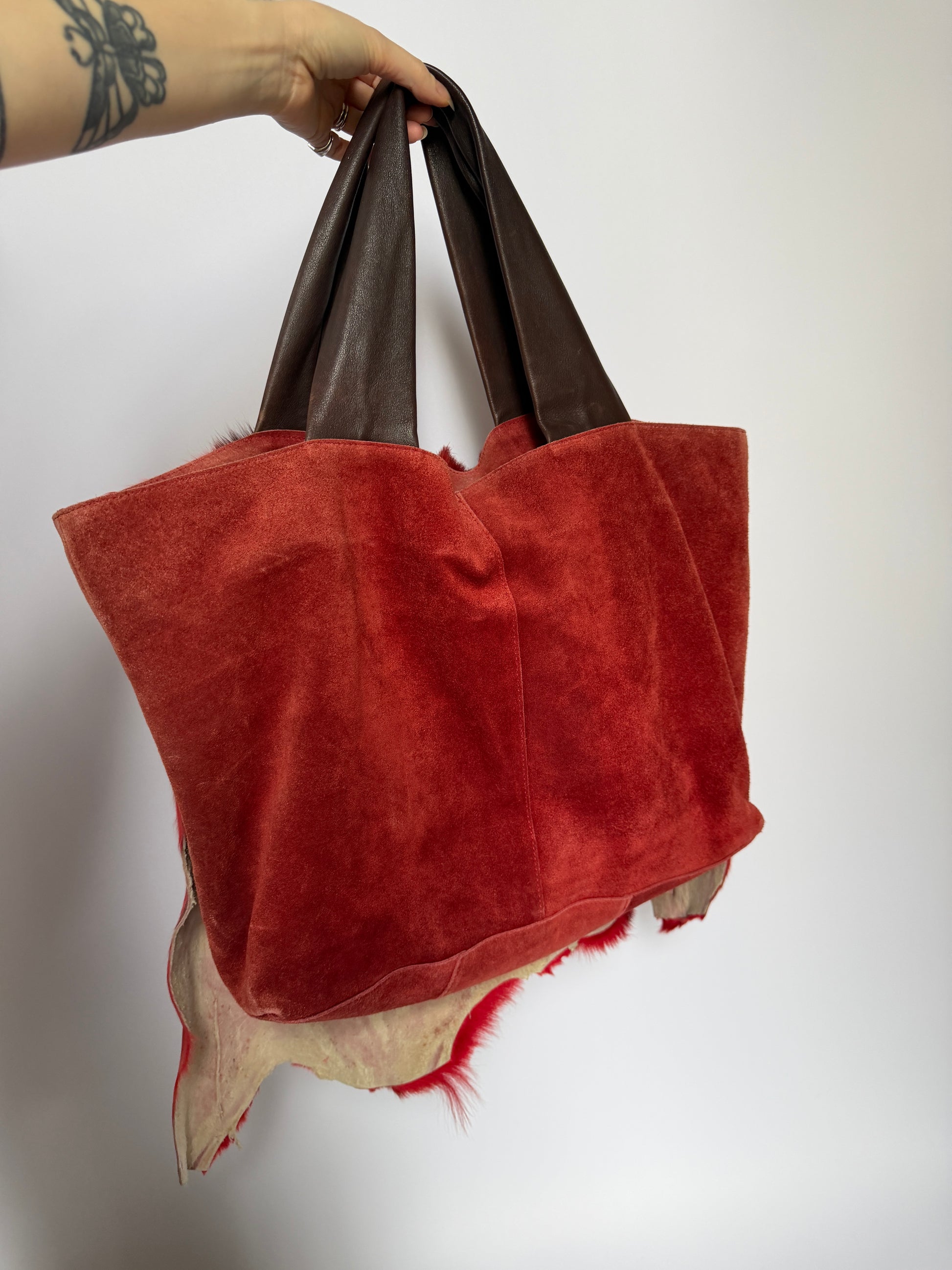 Anti-Forme Design red suede tote bag with hair-on cowhide flap, made in Japan — view 3