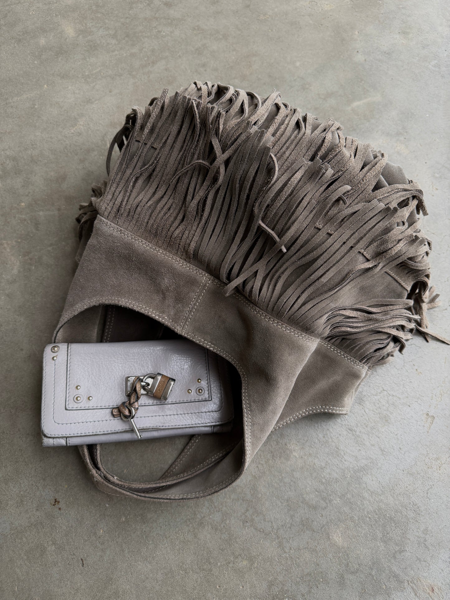 Vintage Chloé Paddington grey iridescent leather zip wallet with padlock detail — view 2