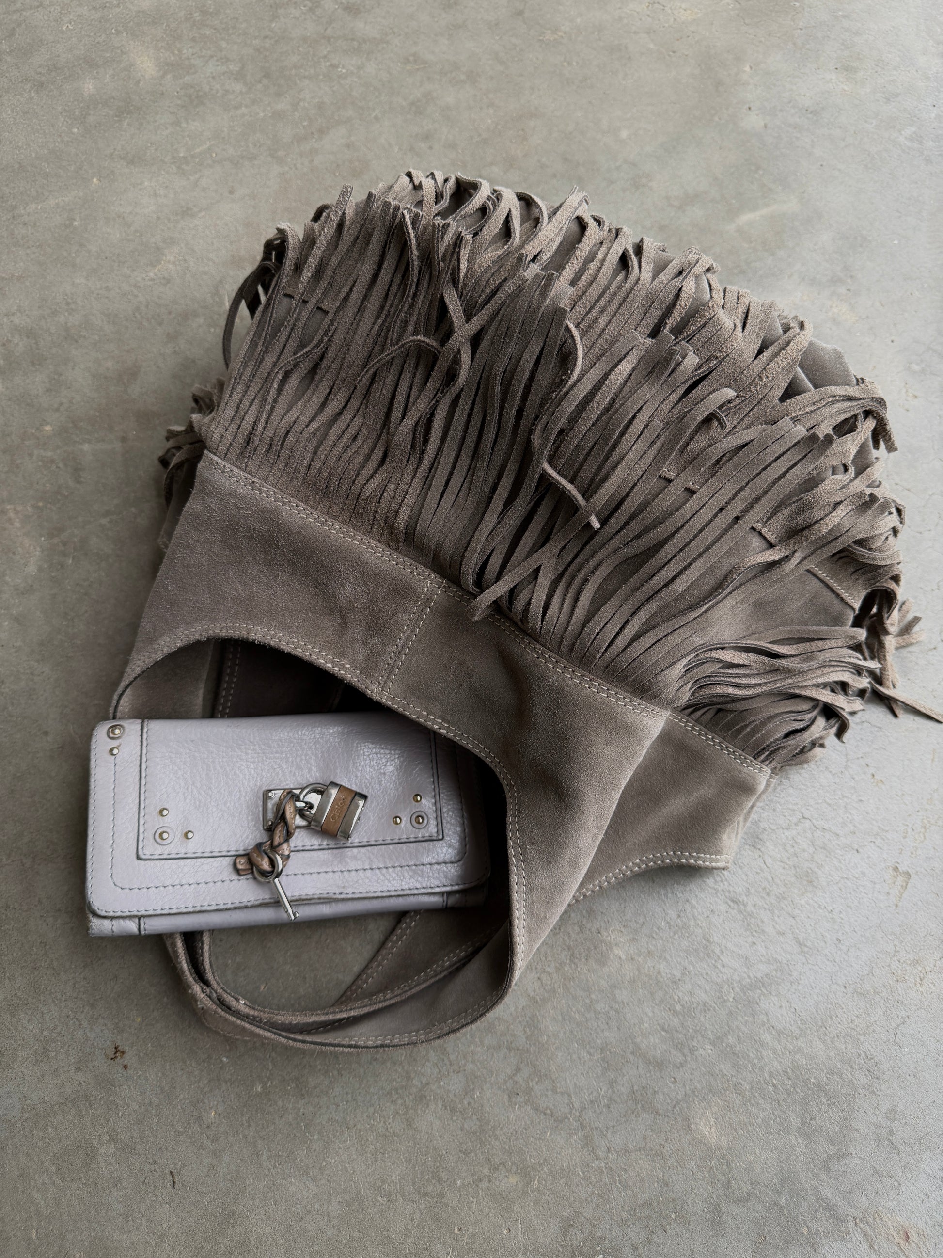 Vintage Chloé Paddington grey iridescent leather zip wallet with padlock detail — view 2