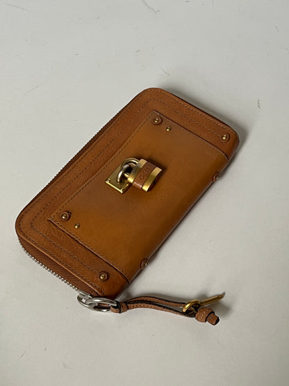 Chloé Paddington Leather Zip Wallet — Tan