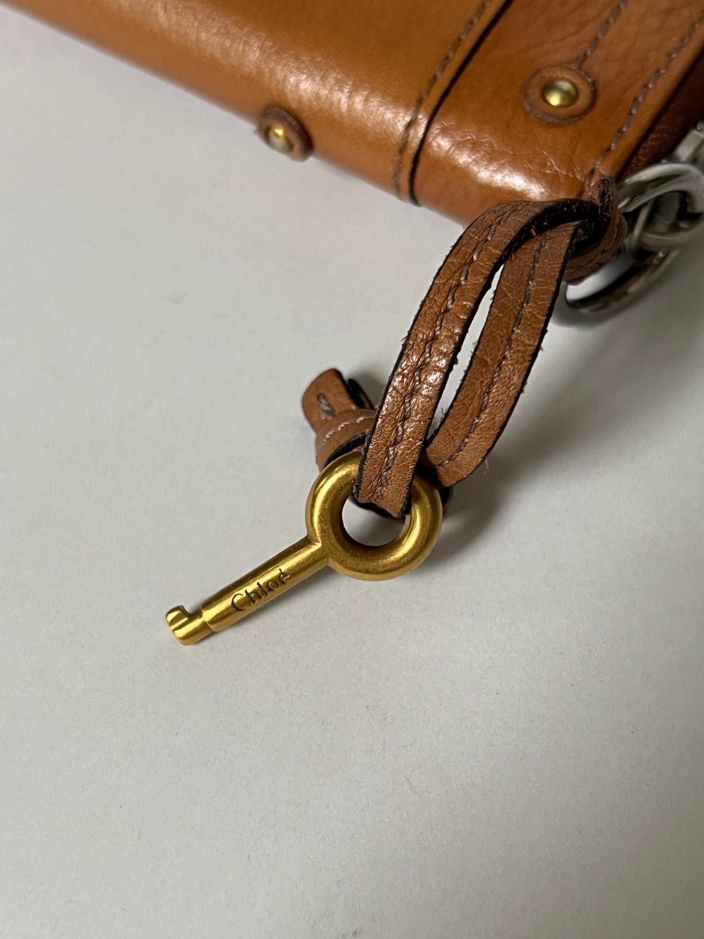 Chloé Paddington Leather Zip Wallet — Tan