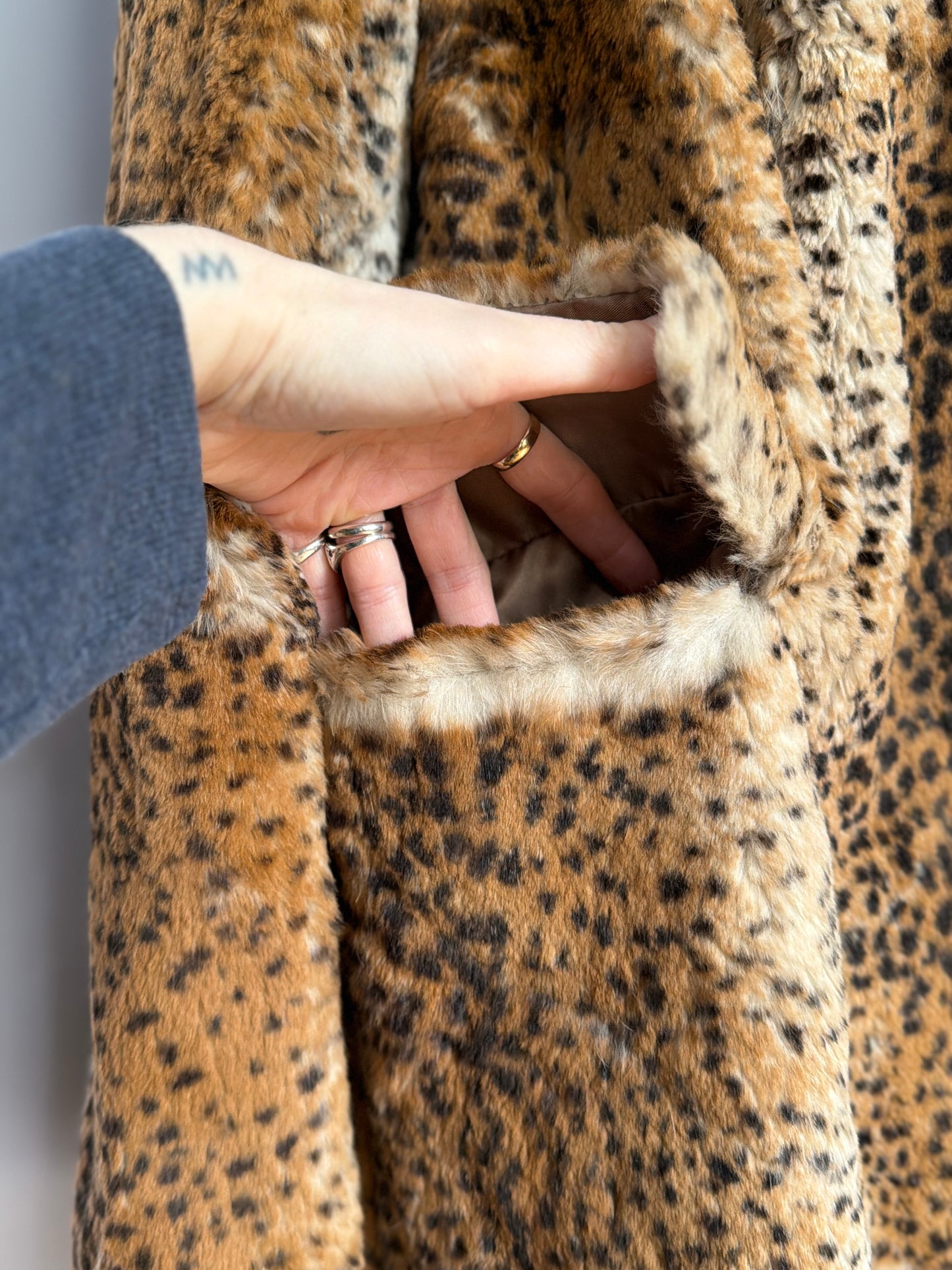 Fur Coat 101 (L/XL)