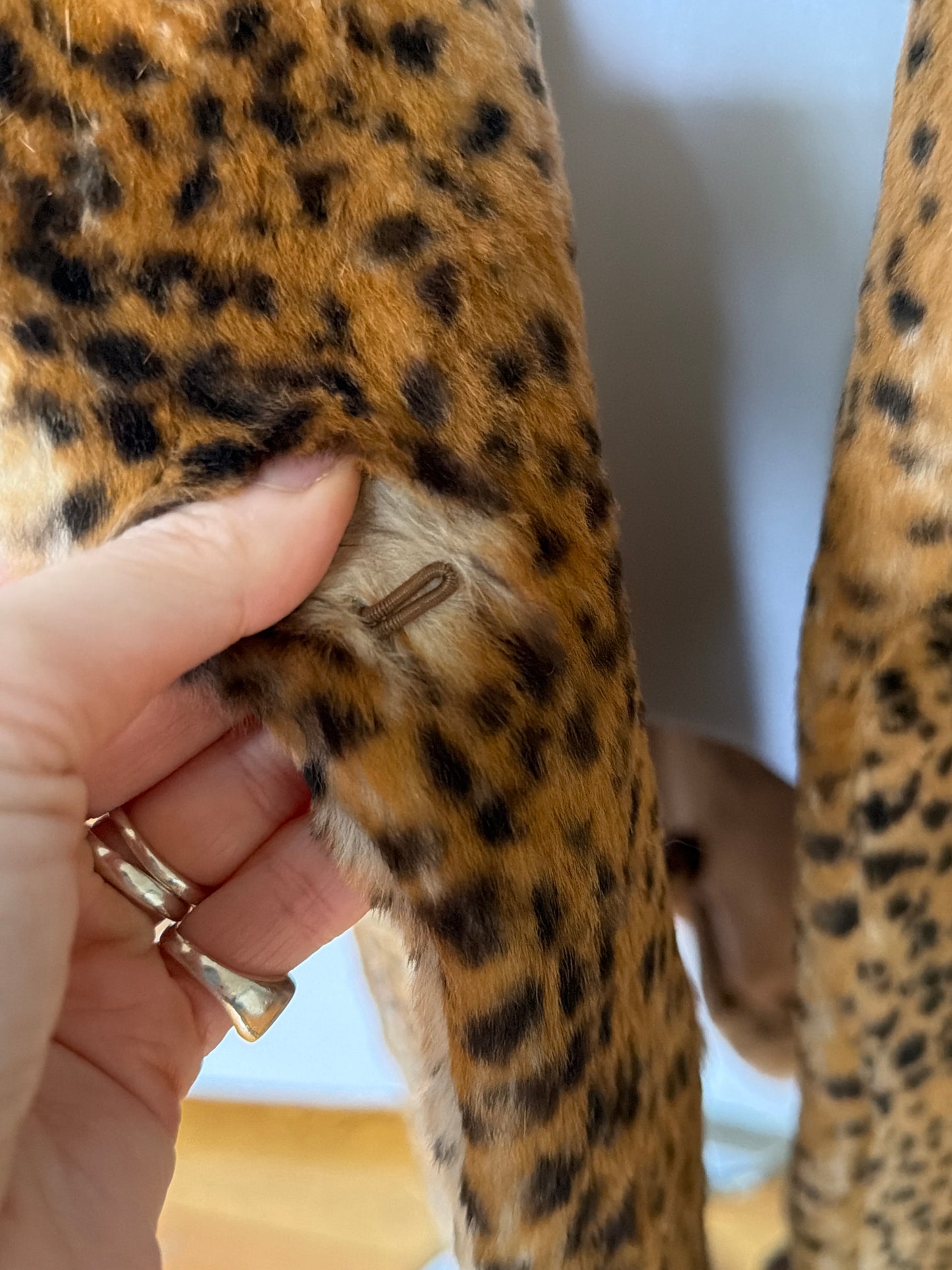 Fur Coat 101 (L/XL)