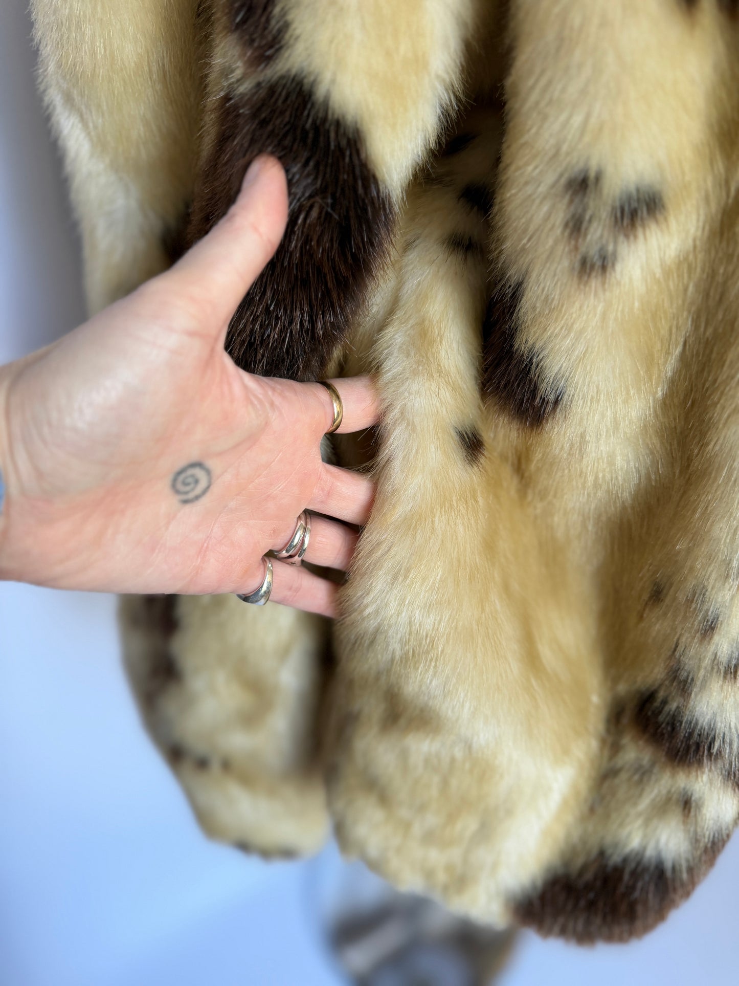 Faux Fur Coat 120 (M-XL)