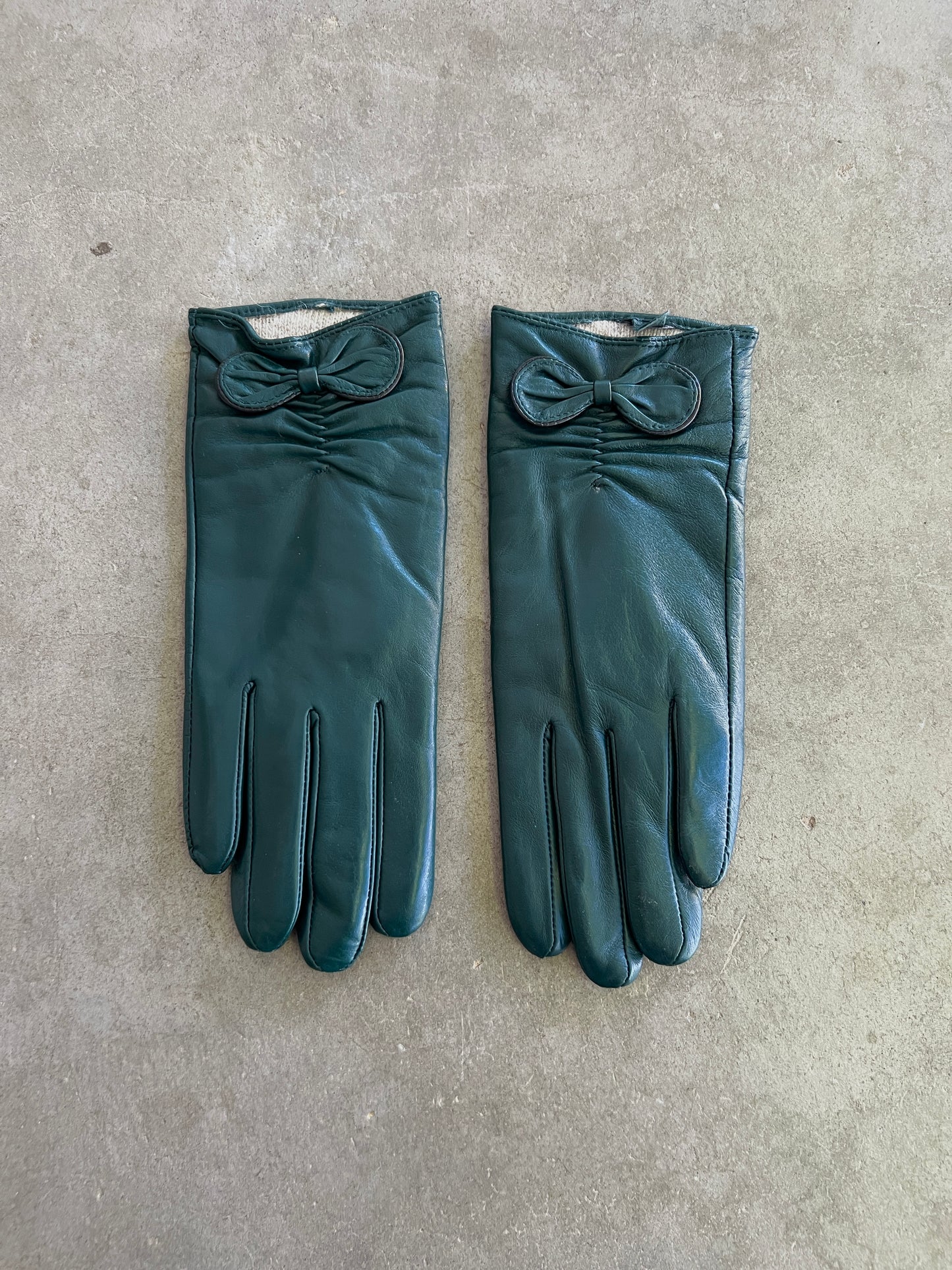 Green Bow Lambskin Leather Gloves