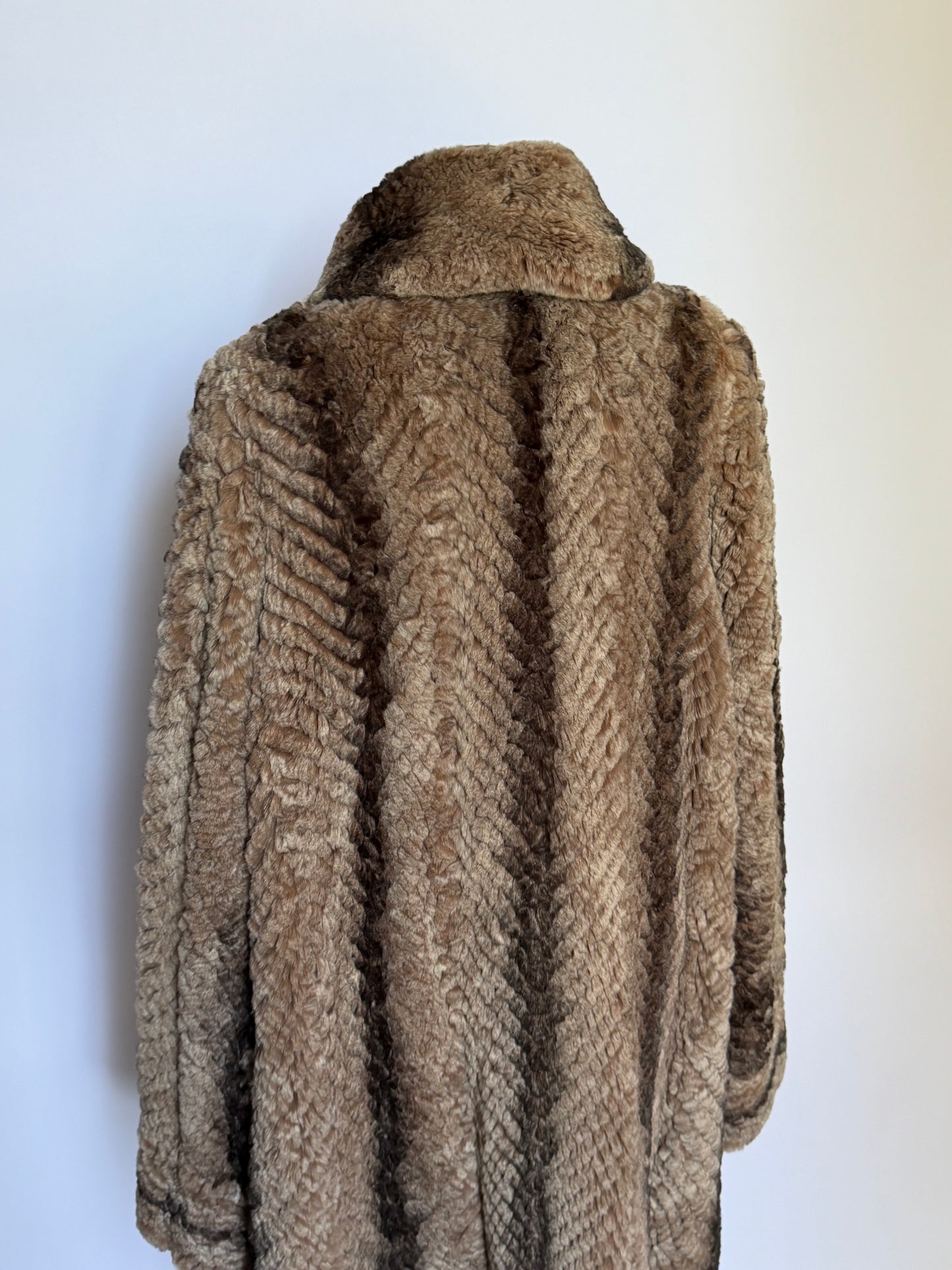 Fur Coat 045 (M/XL)